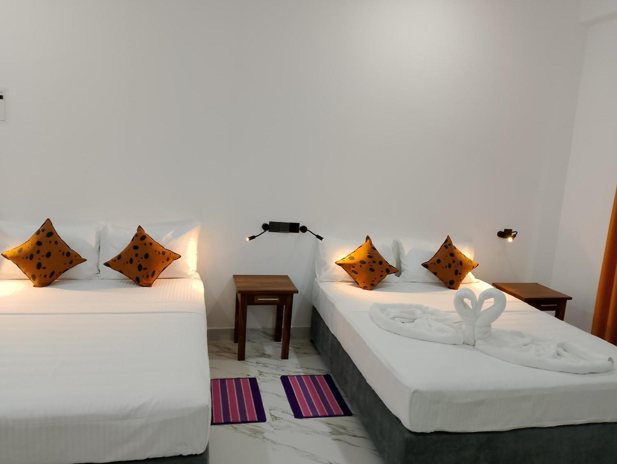Hotel Malindu Yala Gate Tissamaharama Esterno foto