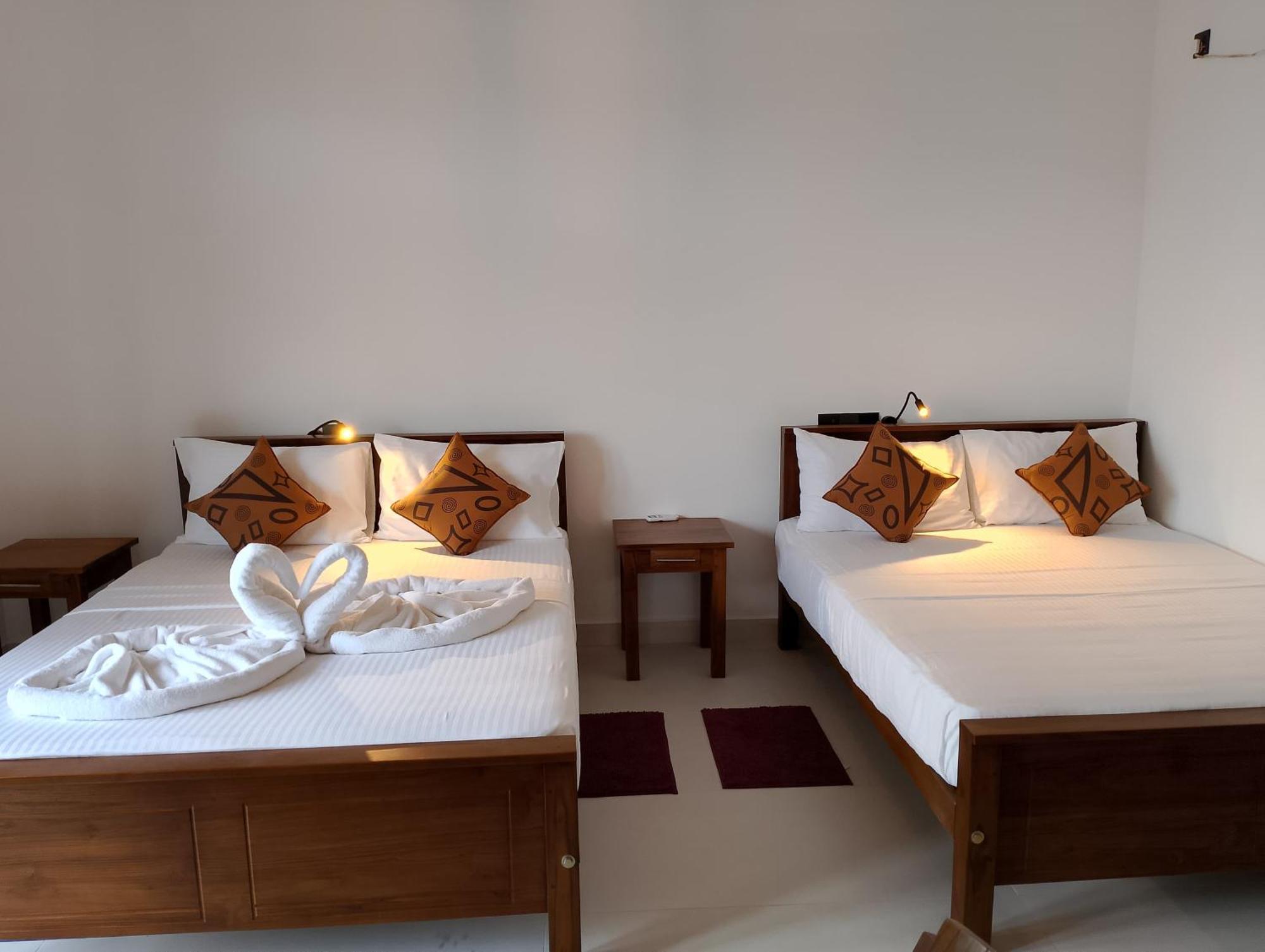 Hotel Malindu Yala Gate Tissamaharama Esterno foto