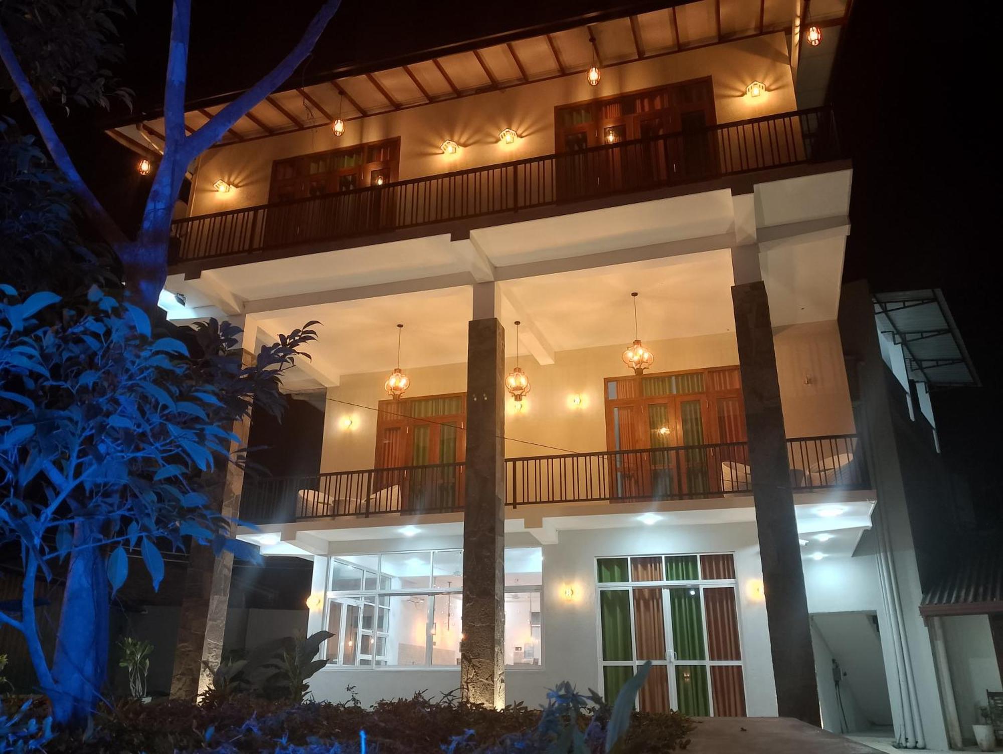 Hotel Malindu Yala Gate Tissamaharama Esterno foto