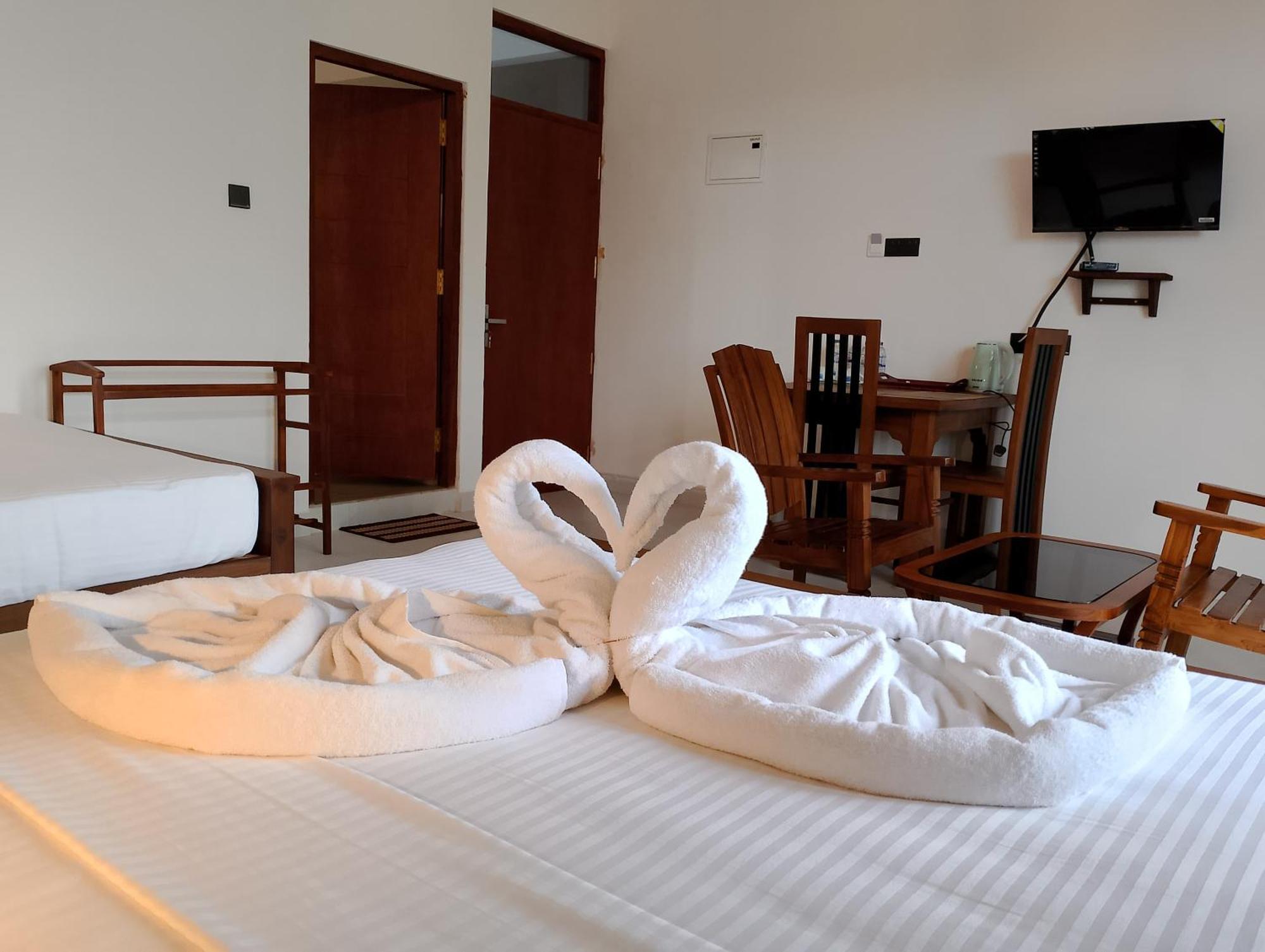 Hotel Malindu Yala Gate Tissamaharama Esterno foto