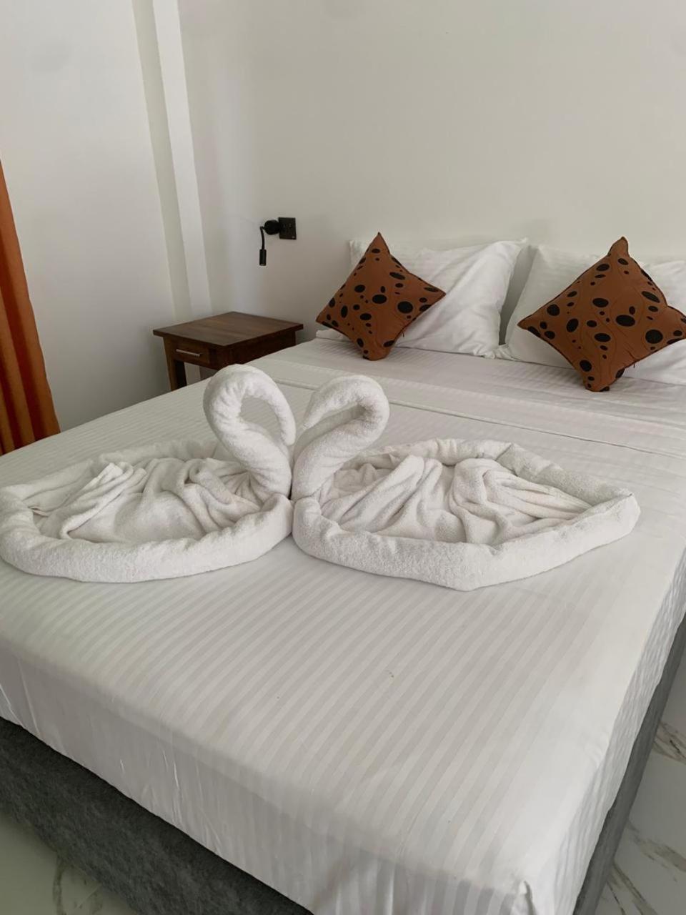 Hotel Malindu Yala Gate Tissamaharama Esterno foto