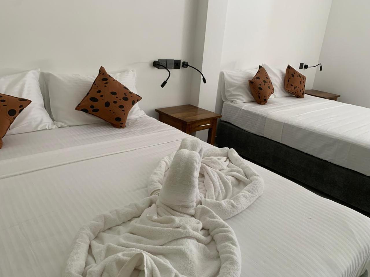Hotel Malindu Yala Gate Tissamaharama Esterno foto