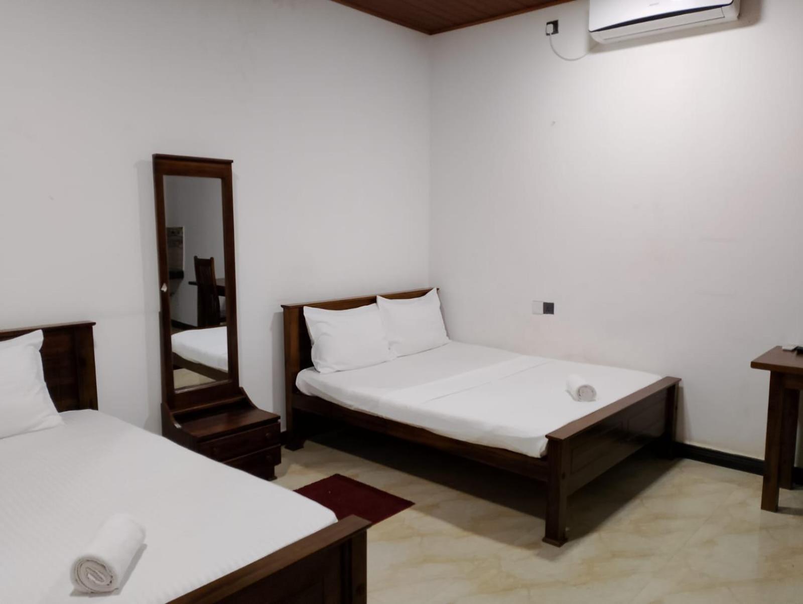Hotel Malindu Yala Gate Tissamaharama Esterno foto
