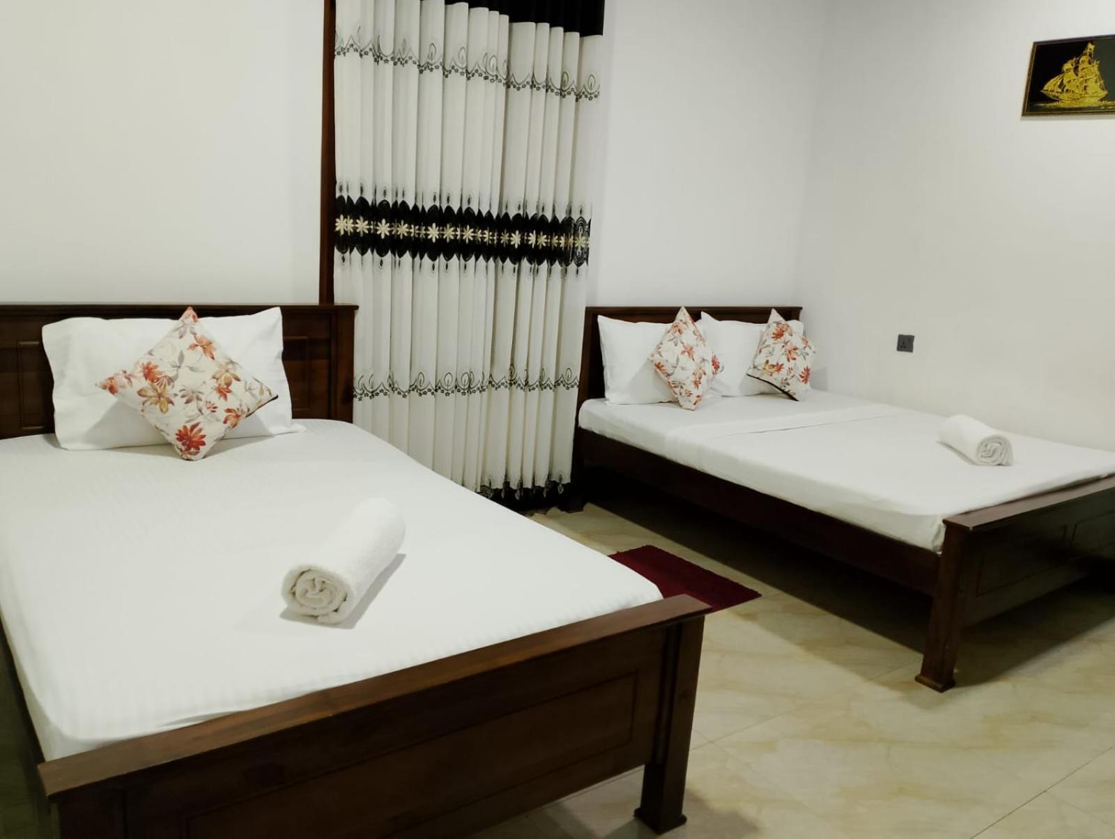 Hotel Malindu Yala Gate Tissamaharama Esterno foto