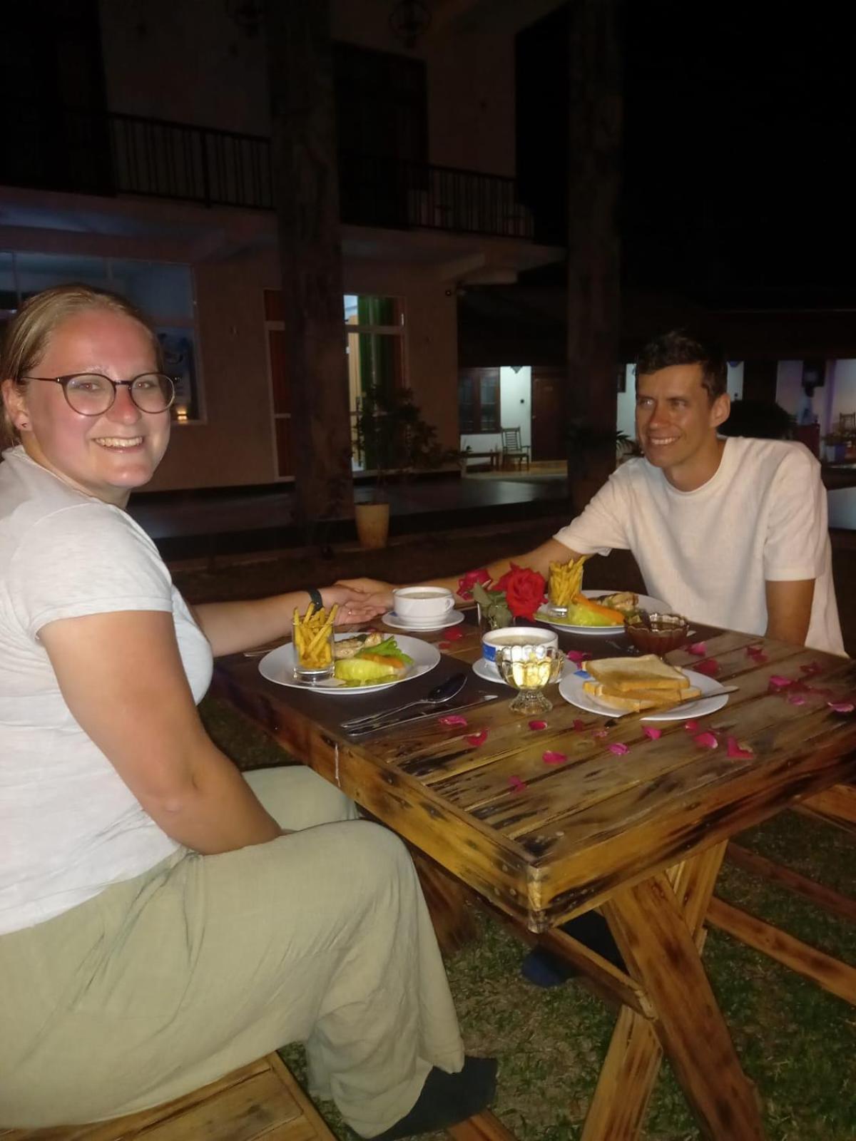 Hotel Malindu Yala Gate Tissamaharama Esterno foto